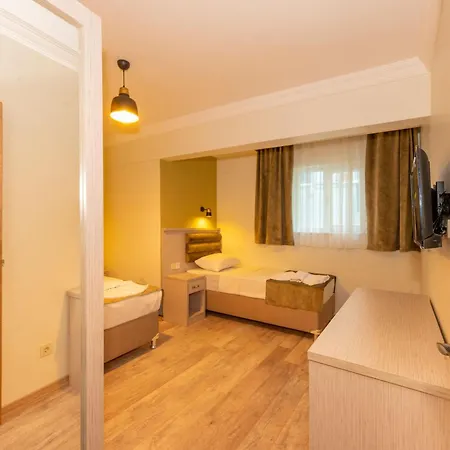 Bazaar Old Hotel 3*