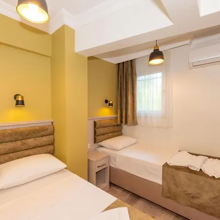Bazaar Old Hotel 3*