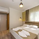 Bazaar Old 3*