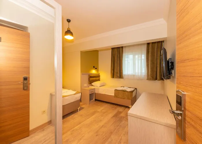 Bazaar Old Hotell 3*