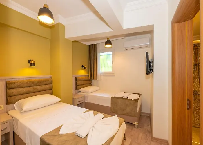 Bazaar Old Hotell 3*